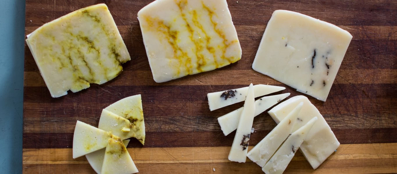 Ποια τυριά πρέπει να αποφεύγετε αν έχετε αυξημένη χοληστερίνη - Ποια είναι καλύτερα για την υγεία σας